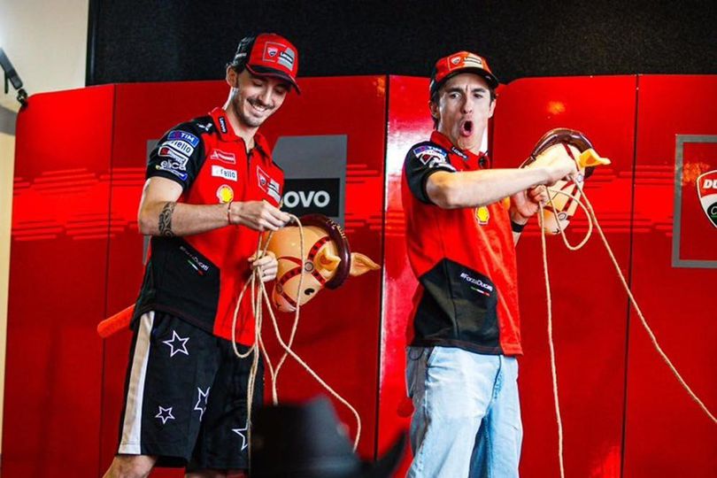Mengapa Marc Marquez Ogah Ikut-Ikut Pecco Bagnaia Ngotot Balapan di Suzuka 8 Hours? Mengapa Marc Marquez Ogah Ikut-Ikut Pecco Bagnaia Ngotot Balapan di Suzuka 8 Hours?