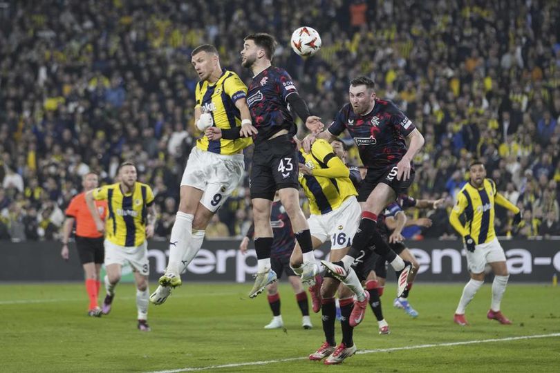 Mourinho Tak Terima Kekalahan Fenerbahce, Ingatkan Rangers untuk Tidak Merayakan Terlalu Dini