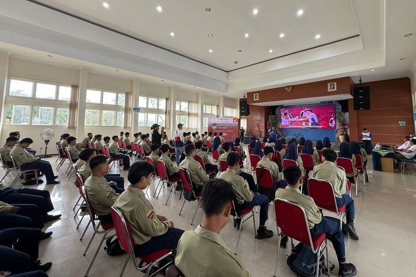 Foto: Kunjungan Gerry Salim ke SMK Muhammadiyah 1 Kepanjen Jelang Honda Dream Cup Malang 2025 Foto: Kunjungan Gerry Salim ke SMK Muhammadiyah 1 Kepanjen Jelang Honda Dream Cup Malang 2025