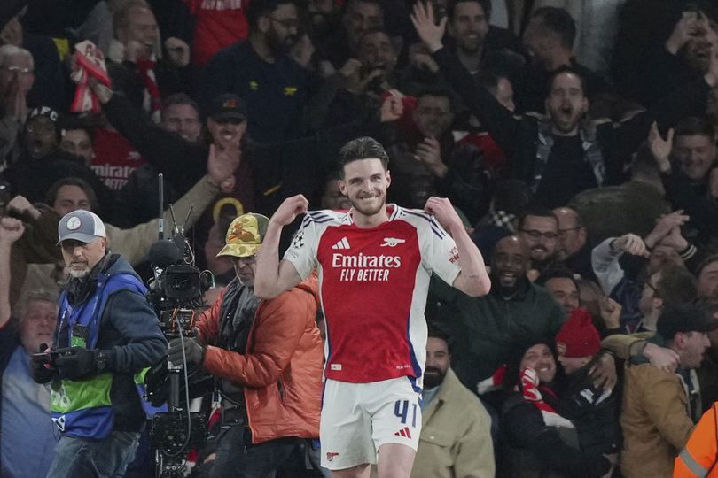 Wajah Muram Roberto Carlos Melihat Declan Rice Bikin 2 Gol Tendangan Bebas ke Gawang Real Madrid