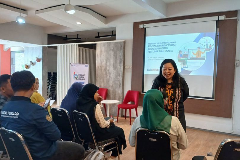Wirausaha Harus Digaji, Dosen Akuntansi Beri Tips Pengelolaan Keuangan di Rumah BUMN Kota Malang by BRI
