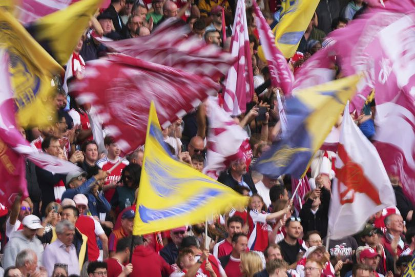 Arsenal Hampir Juara, Lagi dan Lagi: Dongeng Getir sang Penjaga Trofi Premier League Arsenal Hampir Juara, Lagi dan Lagi: Dongeng Getir sang Penjaga Trofi Premier League