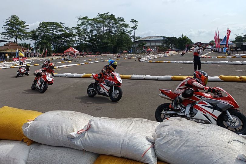 Honda Dream Cup 2025 Seri Malang Manjakan Pencinta Motor dengan Atmosfer Balap Nasional Honda Dream Cup 2025 Seri Malang Manjakan Pencinta Motor dengan Atmosfer Balap Nasional