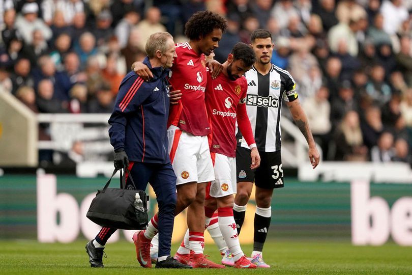 MU Sudah Jatuh Tertimpa Tangga: Sudah Kalah, Joshua Zirkzee Cedera Pula, Harus Absen Lawan Lyon MU Sudah Jatuh Tertimpa Tangga: Sudah Kalah, Joshua Zirkzee Cedera Pula, Harus Absen Lawan Lyon