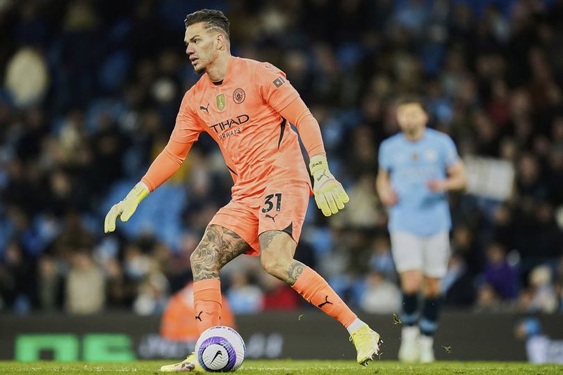 Ederson Bahkan Hampir Tak Berkeringat Sedikit pun Ederson Bahkan Hampir Tak Berkeringat Sedikit pun
