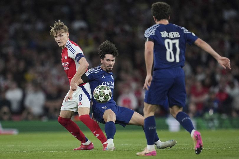 Saran untuk Mikel Arteta: Copot Ban Kapten Arsenal dari Tangan Martin Odegaard, Berikan ke Declan Rice Saran untuk Mikel Arteta: Copot Ban Kapten Arsenal dari Tangan Martin Odegaard, Berikan ke Declan Rice