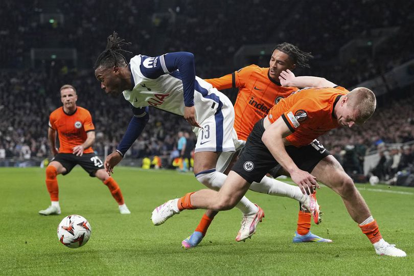 Prediksi Eintracht Frankfurt vs Tottenham 18 April 2025