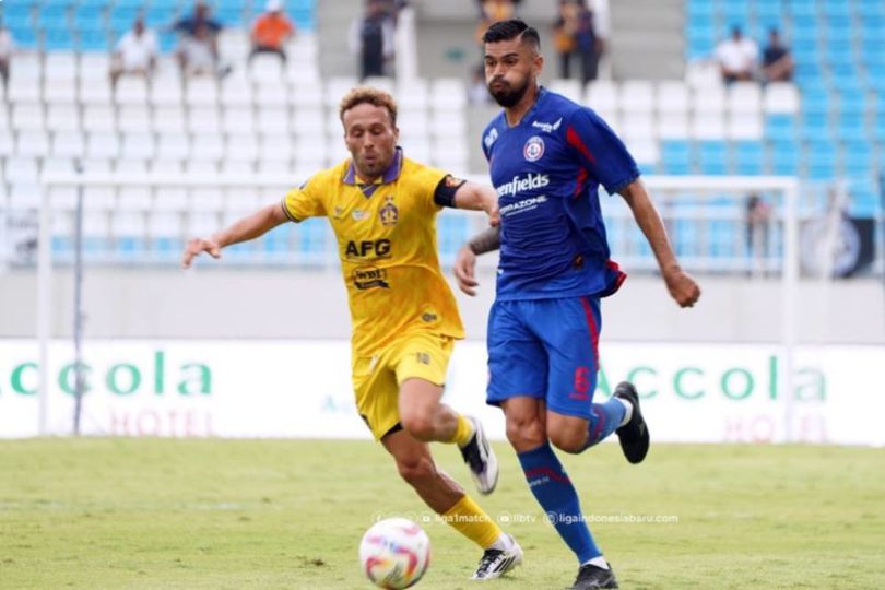 Kasus Pelemparan Bus Persik Sampai Kaca Pecah, Arema FC Disanksi 1 Laga Tanpa Penonton dan Denda Rp 20 Juta Kasus Pelemparan Bus Persik Sampai Kaca Pecah, Arema FC Disanksi 1 Laga Tanpa Penonton dan Denda Rp 20 Juta