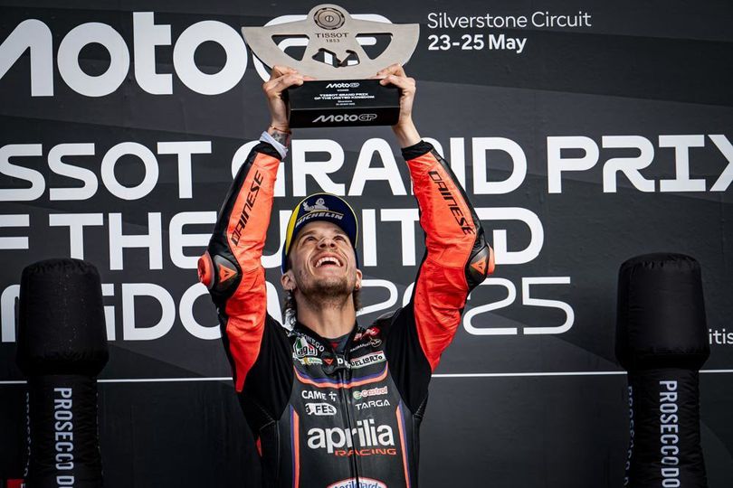 Marco Bezzecchi Senang Hadiahi Aprilia Kemenangan di Tengah Cedera Parah dan Polemik Jorge Martin Marco Bezzecchi Senang Hadiahi Aprilia Kemenangan di Tengah Cedera Parah dan Polemik Jorge Martin