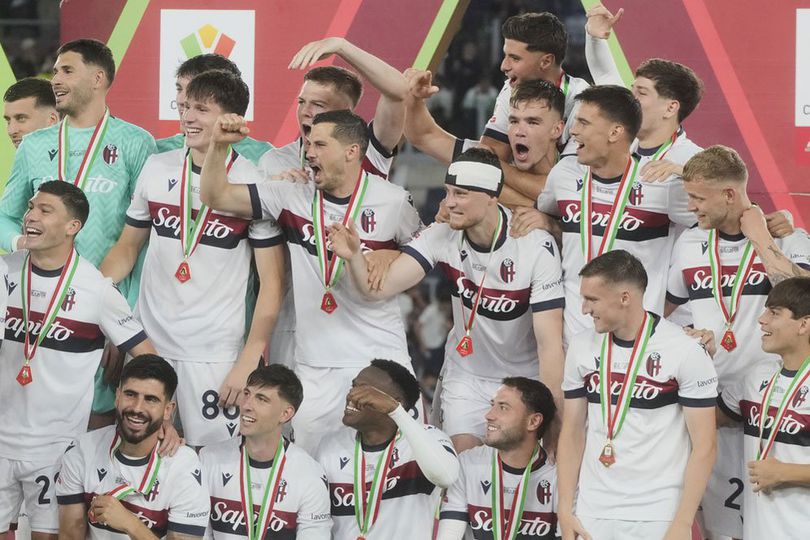 Sikap Dingin di Olimpico: Conceicao Abaikan Calabria di Seremoni Juara Coppa Italia Sikap Dingin di Olimpico: Conceicao Abaikan Calabria di Seremoni Juara Coppa Italia