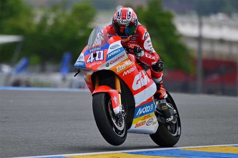 Hasil Race 2 MotoE Prancis 2025: Mattia Casadei Menang, Kalahkan Kevin Zannoni