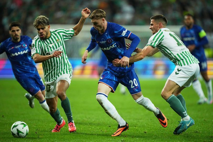 Memang Kocak! Cole Palmer Taruh Trofi Pemain Terbaik Final UEFA Conference League di Dalam Celana Memang Kocak! Cole Palmer Taruh Trofi Pemain Terbaik Final UEFA Conference League di Dalam Celana