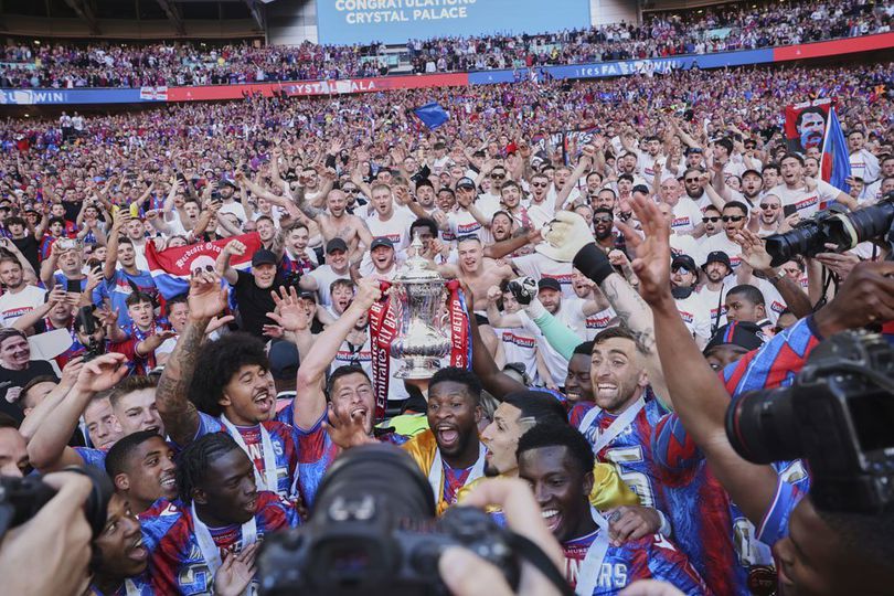 Dongeng di Wembley: Piala FA 2024/2025 jadi Trofi Mayor Pertama dalam Sejarah Crystal Palace