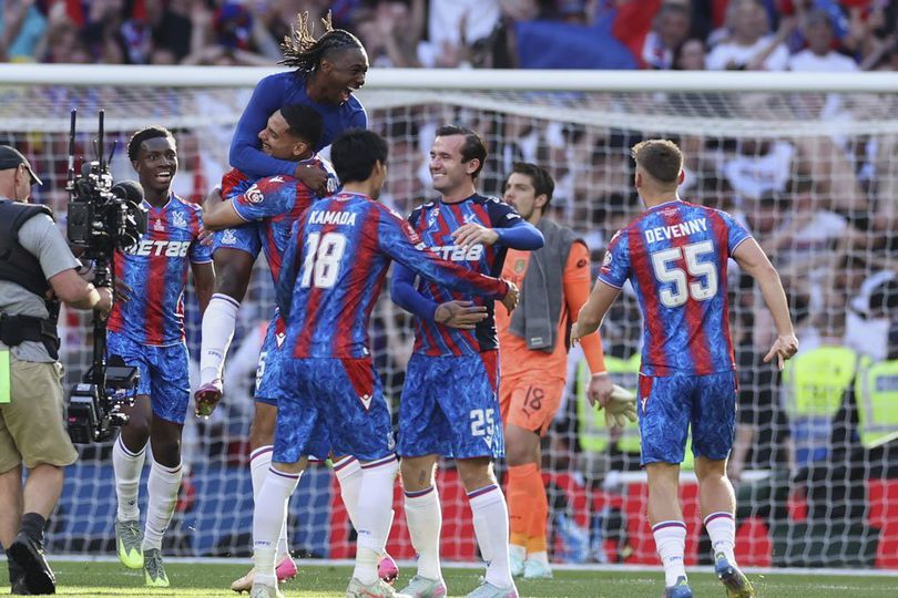 Nasib Buruk Crystal Palace: Dari Juara Piala FA ke Larangan Tampil di Liga Europa, Hingga Ancaman Eksodus Pemain Nasib Buruk Crystal Palace: Dari Juara Piala FA ke Larangan Tampil di Liga Europa, Hingga Ancaman Eksodus Pemain