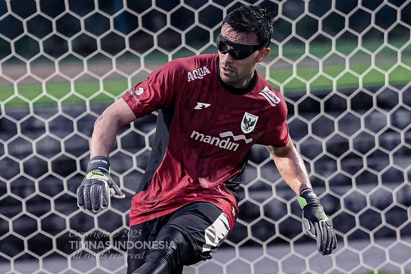 Apa Fungsi Kacamata Swivel Vision yang Dipakai Emil Audero Ketika Latihan di Timnas Indonesia? Apa Fungsi Kacamata Swivel Vision yang Dipakai Emil Audero Ketika Latihan di Timnas Indonesia?