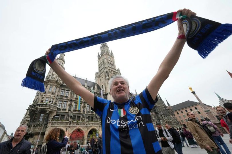 Alasan Inter Milan Mengenakan Pita Hitam di Final Liga Champions 2024/2025