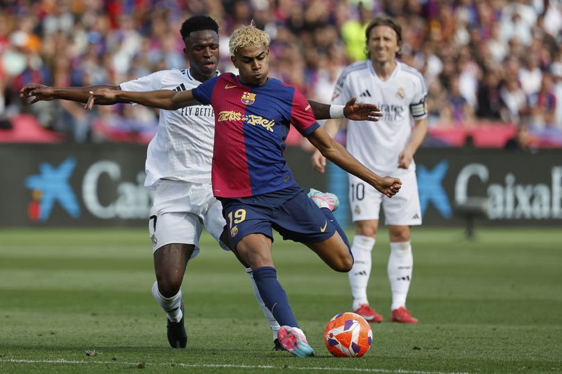 Formasi di El Clasico: 4-0-0 Formasi di El Clasico: 4-0-0