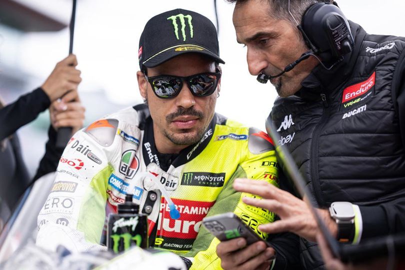 Franco Morbidelli Alami Retak Tulang Kaki Usai Tertabrak Aleix Espargaro di MotoGP Inggris 2025 Franco Morbidelli Alami Retak Tulang Kaki Usai Tertabrak Aleix Espargaro di MotoGP Inggris 2025