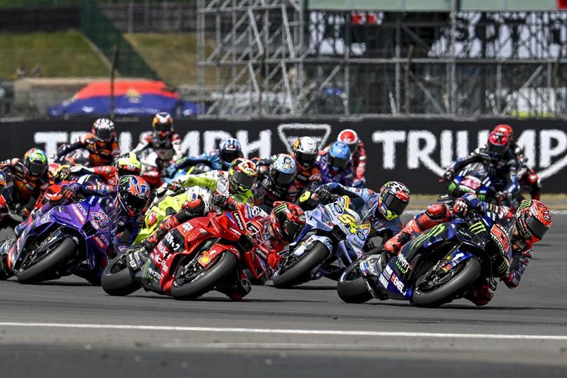 Mengapa Semua Pembalap Boleh Ikut Restart Usai Insiden Kebocoran Oli di MotoGP Inggris 2025? Begini Regulasinya Mengapa Semua Pembalap Boleh Ikut Restart Usai Insiden Kebocoran Oli di MotoGP Inggris 2025? Begini Regulasinya