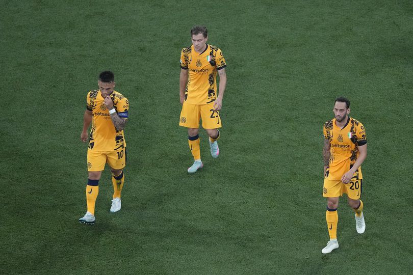Tertawa di Atas Luka: Saat Curva Sud AC Milan Mengejek Nol Trofi Inter Milan Tertawa di Atas Luka: Saat Curva Sud AC Milan Mengejek Nol Trofi Inter Milan