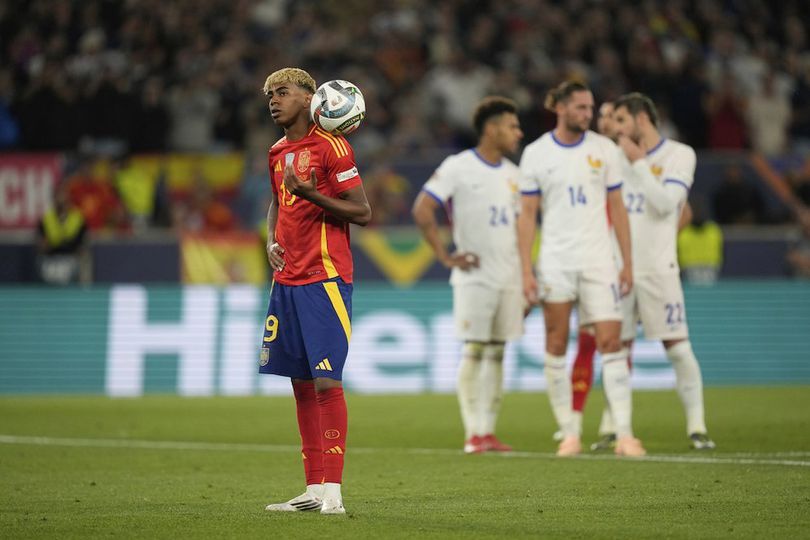 Cristiano Ronaldo Beri Pesan Menyentuh untuk Lamine Yamal: Biarkan Dia Berkembang Tanpa Beban! Cristiano Ronaldo Beri Pesan Menyentuh untuk Lamine Yamal: Biarkan Dia Berkembang Tanpa Beban!