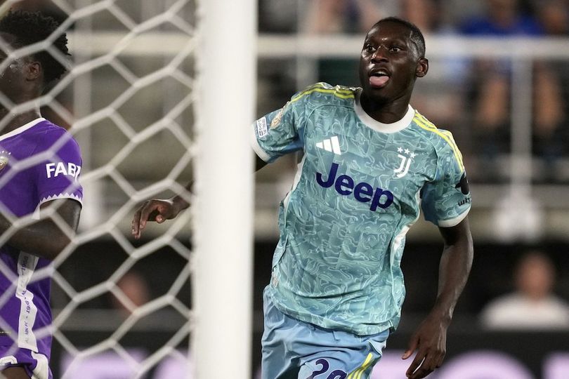 Tottenham Ganggu Niat MU untuk Datangkan Kolo Muani, PSG Minta 43 Juta Poundsterling Tottenham Ganggu Niat MU untuk Datangkan Kolo Muani, PSG Minta 43 Juta Poundsterling
