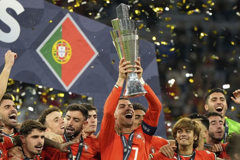 Rapor Skuad Timnas Portugal Saat Kalahkan Spanyol: Nuno Mendes Bikin Yamal Mati Kutu, Umur Boleh Nambah tapi Magis Ronaldo Tetap Sama! Rapor Skuad Timnas Portugal Saat Kalahkan Spanyol: Nuno Mendes Bikin Yamal Mati Kutu, Umur Boleh Nambah tapi Magis Ronaldo Tetap Sama!