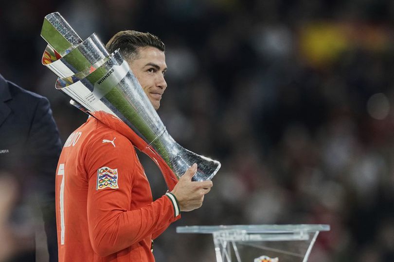 Momen Cristiano Ronaldo Tak Berani Lihat Adu Penalti di Final UEFA Nations League: Deg-degan yang Berakhir Manis Momen Cristiano Ronaldo Tak Berani Lihat Adu Penalti di Final UEFA Nations League: Deg-degan yang Berakhir Manis
