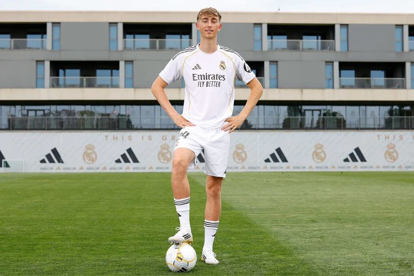 Dean Huijsen Tolak Chelsea, MU, dan Arsenal Karena Hal Ini Dean Huijsen Tolak Chelsea, MU, dan Arsenal Karena Hal Ini