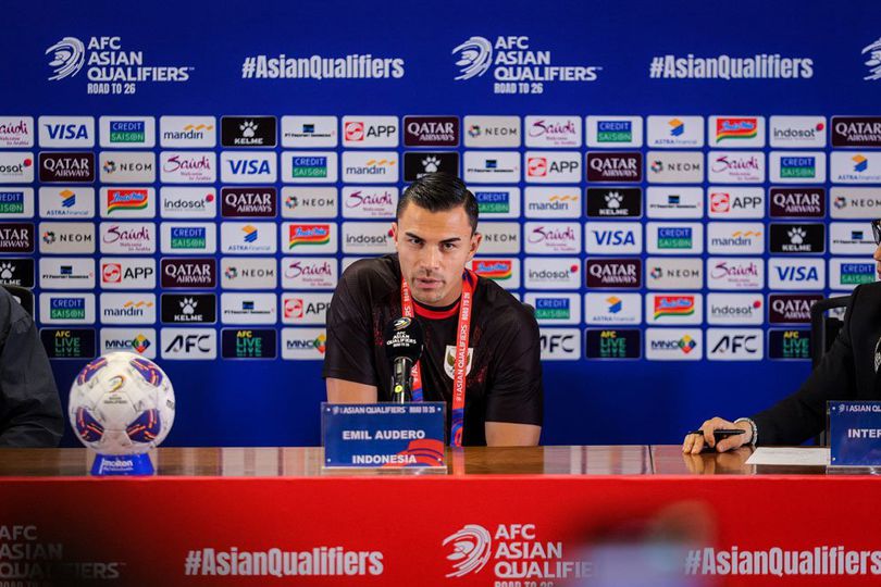 Isi Waktu Liburan di Lombok, Kiper Timnas Indonesia Emil Audero Main Bola Bareng Anak-anak Setempat Isi Waktu Liburan di Lombok, Kiper Timnas Indonesia Emil Audero Main Bola Bareng Anak-anak Setempat