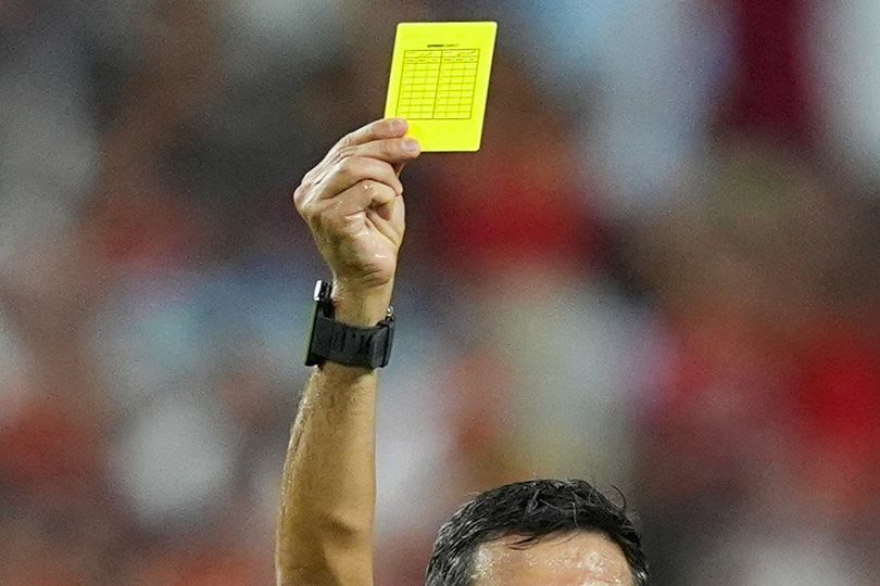 Geger Sepak Bola Spanyol: Didesak Klub, RFEF Pecat Seluruh Komite Wasit!
