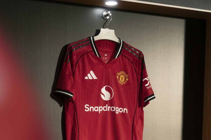 Berapa Harga Jersey Manchester United yang Baru Dirilis? Pastinya Bukan Buat Kaum Mendang-Mending Berapa Harga Jersey Manchester United yang Baru Dirilis? Pastinya Bukan Buat Kaum Mendang-Mending