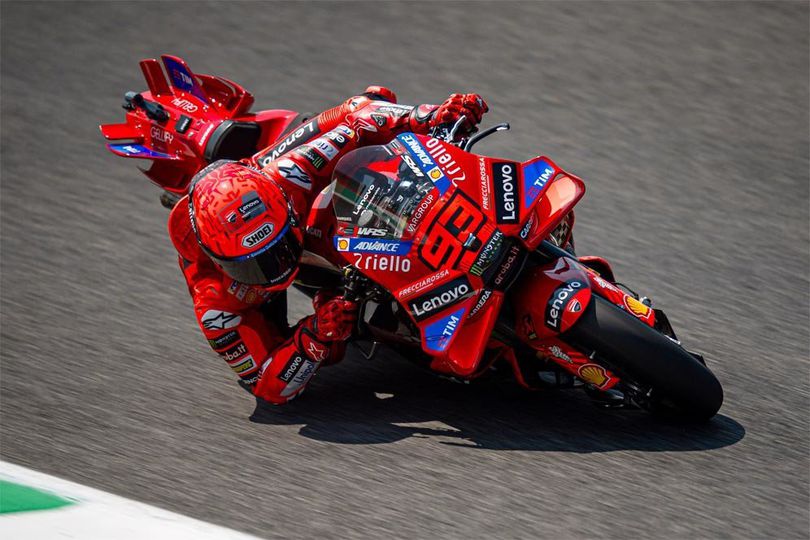 Hasil Balapan MotoGP Italia 2025: Marc Marquez Raih Kemenangan Ke-93 di Rumah Pecco Bagnaia Hasil Balapan MotoGP Italia 2025: Marc Marquez Raih Kemenangan Ke-93 di Rumah Pecco Bagnaia