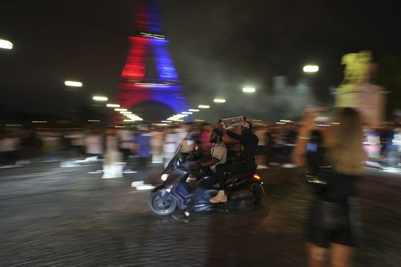 Paris yang Biasanya Romantis Berubah Mencekam: Kerusuhan Pecah Usai PSG Juara Liga Champions 2024/2025 Paris yang Biasanya Romantis Berubah Mencekam: Kerusuhan Pecah Usai PSG Juara Liga Champions 2024/2025