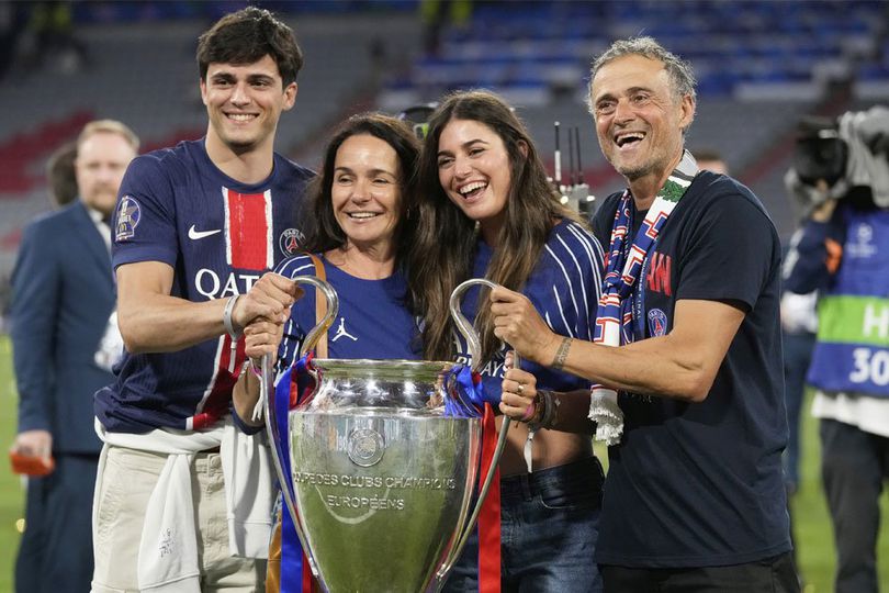 Luis Enrique, Xana, dan Kisah Cinta Seorang Ayah kepada Putri Kecilnya yang Telah Tiada Luis Enrique, Xana, dan Kisah Cinta Seorang Ayah kepada Putri Kecilnya yang Telah Tiada