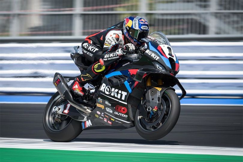 Hasil Race 1 WorldSBK Emilia Romagna 2025: Toprak Razgatlioglu Kalahkan Nicolo Bulega Hasil Race 1 WorldSBK Emilia Romagna 2025: Toprak Razgatlioglu Kalahkan Nicolo Bulega
