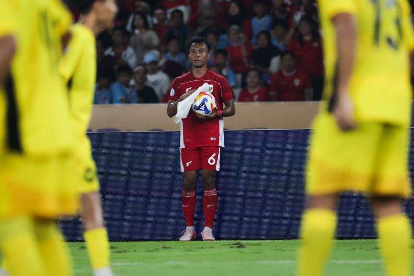 Momen-momen Menarik Timnas Indonesia U-23 vs Malaysia U-23: Robi Darwis Dikira Minta Tos Padahal Minta Handuk Momen-momen Menarik Timnas Indonesia U-23 vs Malaysia U-23: Robi Darwis Dikira Minta Tos Padahal Minta Handuk