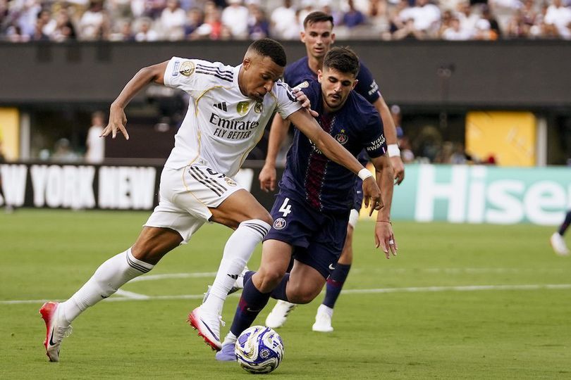 Butuh Tambahan Amunisi di Lini Belakang, Man United Incar Bek Serba Bisa PSG Butuh Tambahan Amunisi di Lini Belakang, Man United Incar Bek Serba Bisa PSG