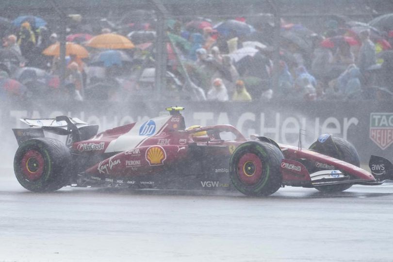 Lewis Hamilton Gagal Naik Podium di Rumah Sendiri untuk Pertama Kali Sejak 2013 Lewis Hamilton Gagal Naik Podium di Rumah Sendiri untuk Pertama Kali Sejak 2013
