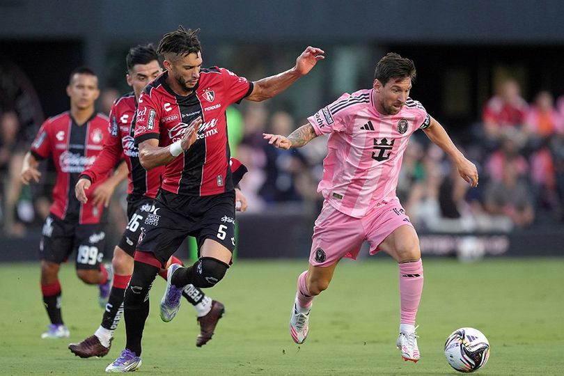 Dua Assist Messi Bawa Inter Miami Tumbangkan Atlas 2-1 dalam 90 Menit Dramatis