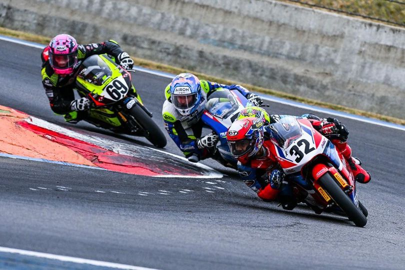 Kiandra Ramadhipa Cetak Sejarah bagi Indonesia dan Astra Honda Usai Menangi European Talent Cup Prancis 2025 Kiandra Ramadhipa Cetak Sejarah bagi Indonesia dan Astra Honda Usai Menangi European Talent Cup Prancis 2025