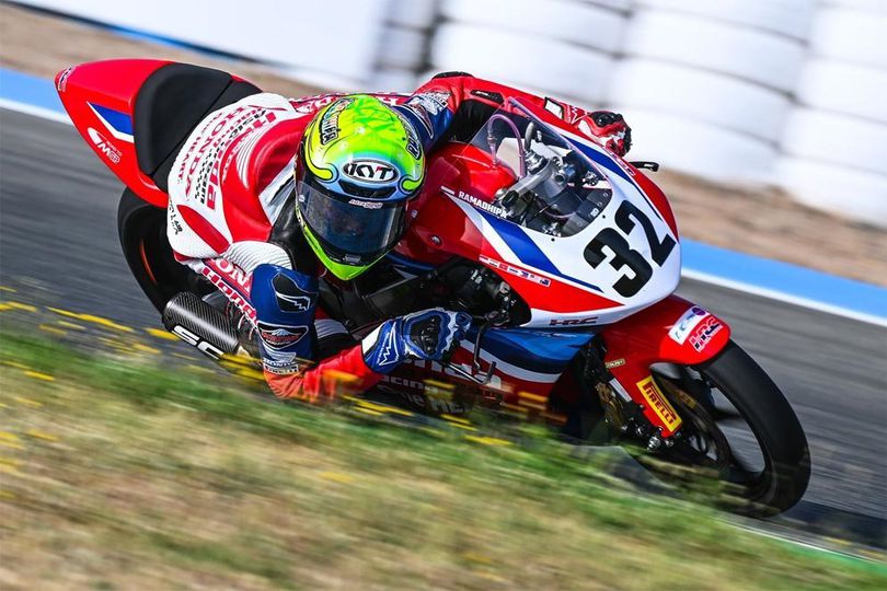Hasil Race 2 European Talent Cup Prancis 2025: Kiandra Ramadhipa Finis Keempat, Fernando Bujosa Menang