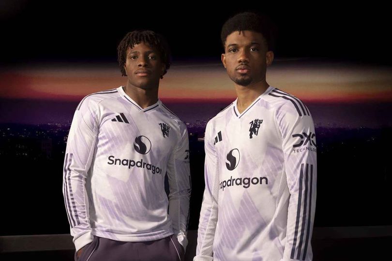Bumbu-bumbu Penyedap Pramusim MU vs Leeds: Pemain Baru, Jersey Baru, Rivalitas Klasik