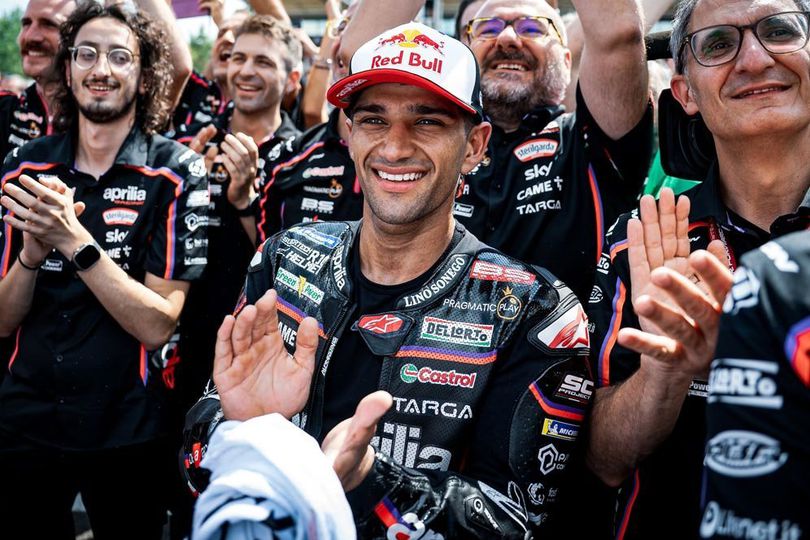 Langsung Kompetitif Bareng Aprilia Usai Cedera Parah, Jorge Martin Kembali Temukan Arah Hidup Langsung Kompetitif Bareng Aprilia Usai Cedera Parah, Jorge Martin Kembali Temukan Arah Hidup