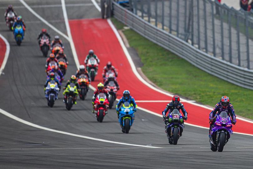 Semua Kelas Balap MotoGP Resmi Pakai Bahan Bakar 100% Non-Fosil Mulai 2027