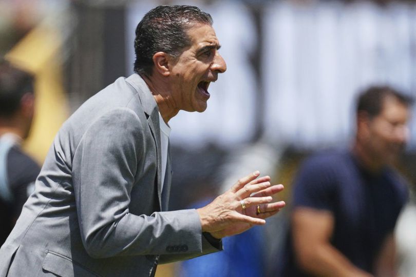 Tiada Ampun Untuk Renato Paiva Usai Botafogo Tersingkir Dari Piala Dunia Antarklub 2025 Tiada Ampun Untuk Renato Paiva Usai Botafogo Tersingkir Dari Piala Dunia Antarklub 2025