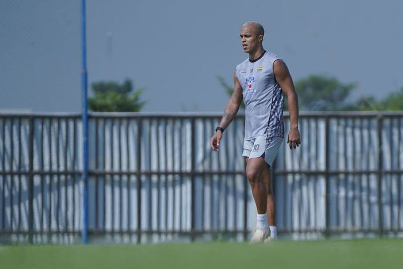 Jawaban Berkelas Pelatih Persib Usai Wiliam Marcilio Disebut Star Syndrome: Kami Mengganti 14 Pemain, Mereka Butuh Waktu untuk Memahami
