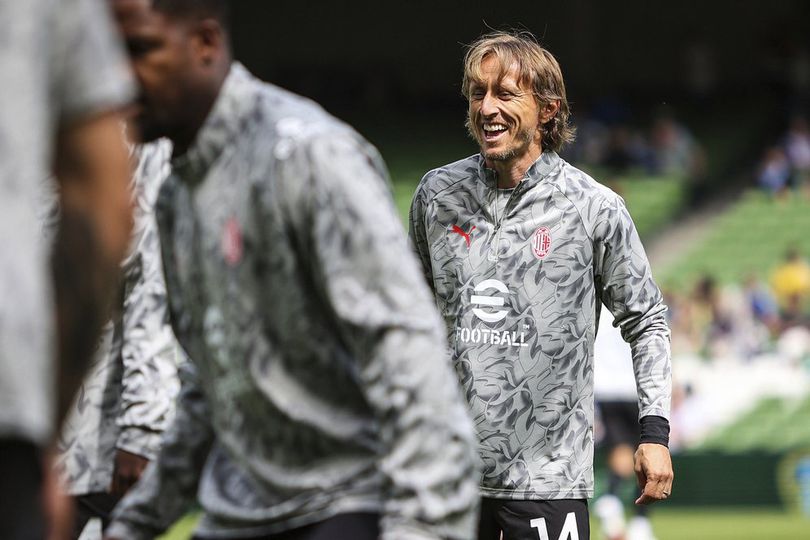 Hasil Leeds vs Milan: Debut Jashari, Kehadiran Modric, Gol Gimenez, dan Skor Imbang