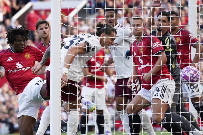Blunder Bayindir Bikin Kalah, Manchester United Didesak Rekrut 2 Nama Kiper Ini