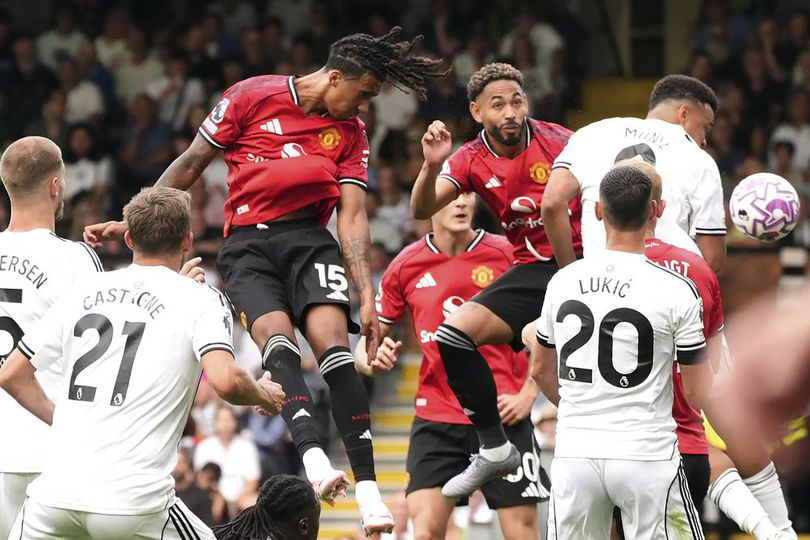 Rapor Pemain MU: Bayindir Goyah, Yoro Bercahaya, Tengah Rapuh, Bruno Fernandes Buruk
